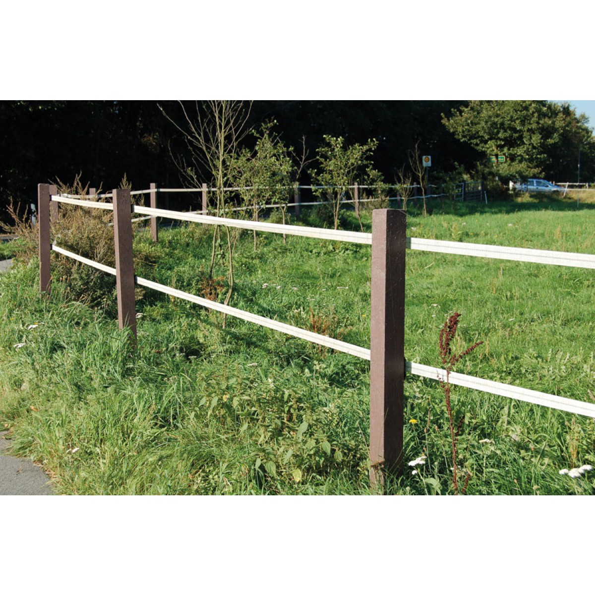 Poteaux PVC recyclé carré 9x9 L 2,00 m. marron avec pointe | Piquets de ...