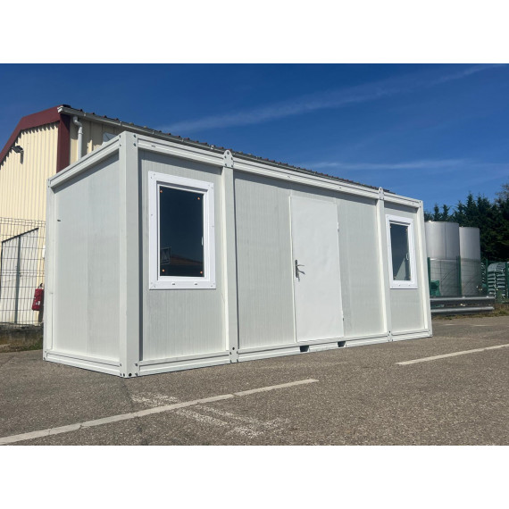 Bungalow en kit 6000 x 2400 x 2350 mm avec 1 porte et 2 fenêtres RAL9002  