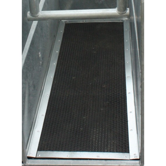 Tapis caoutchouc martelé 10mm pour cage à écorner  